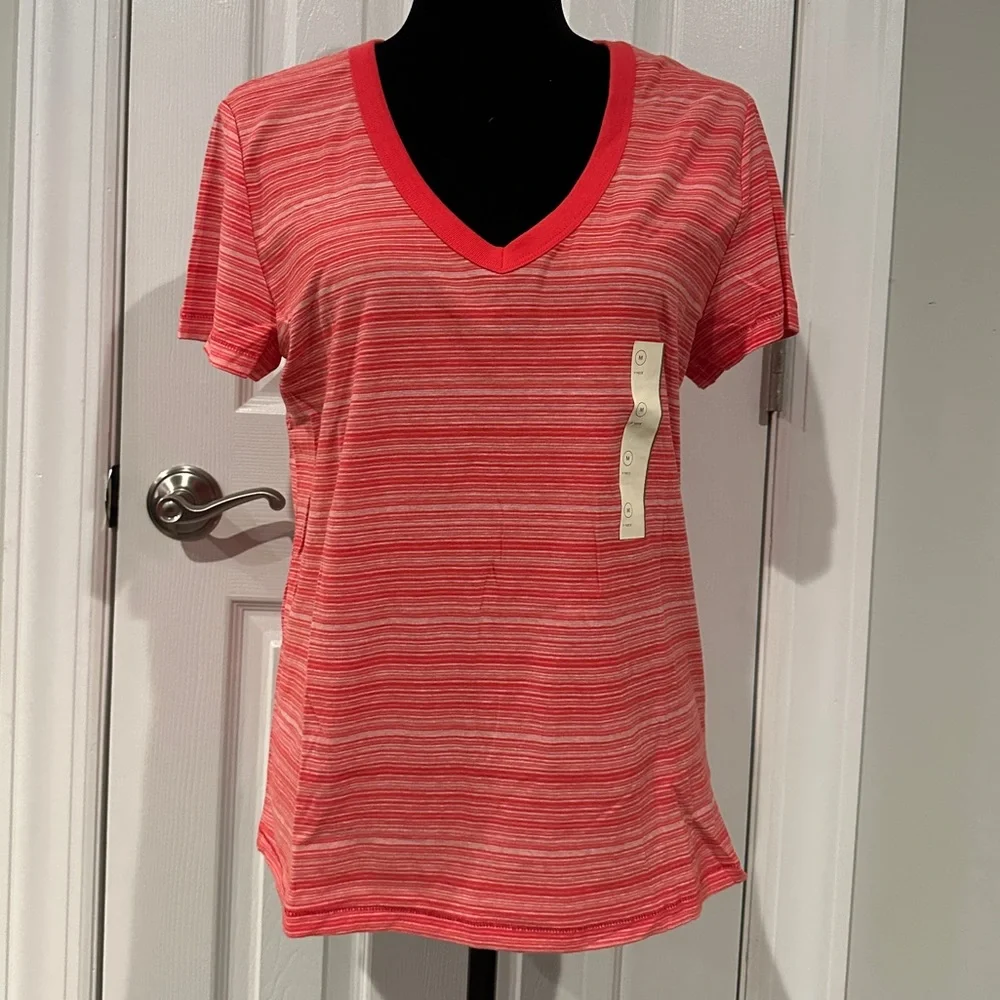 Red t-shirt - Picture 1 of 3